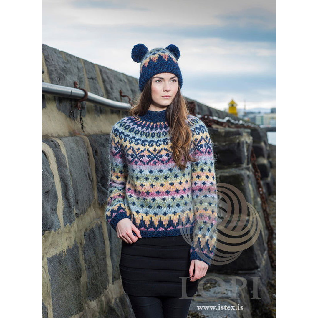 Lopi knitting