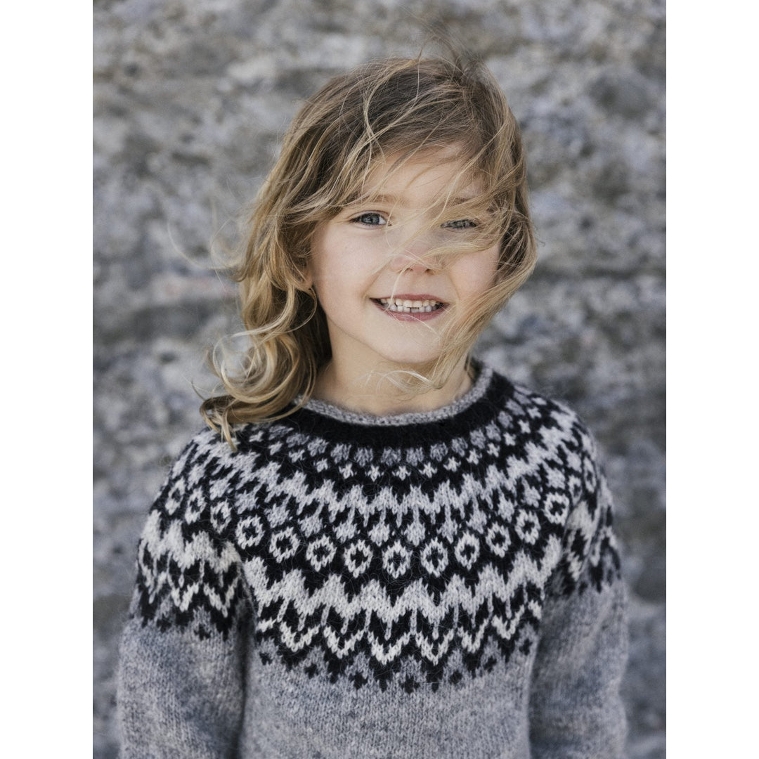 Lopi knitting